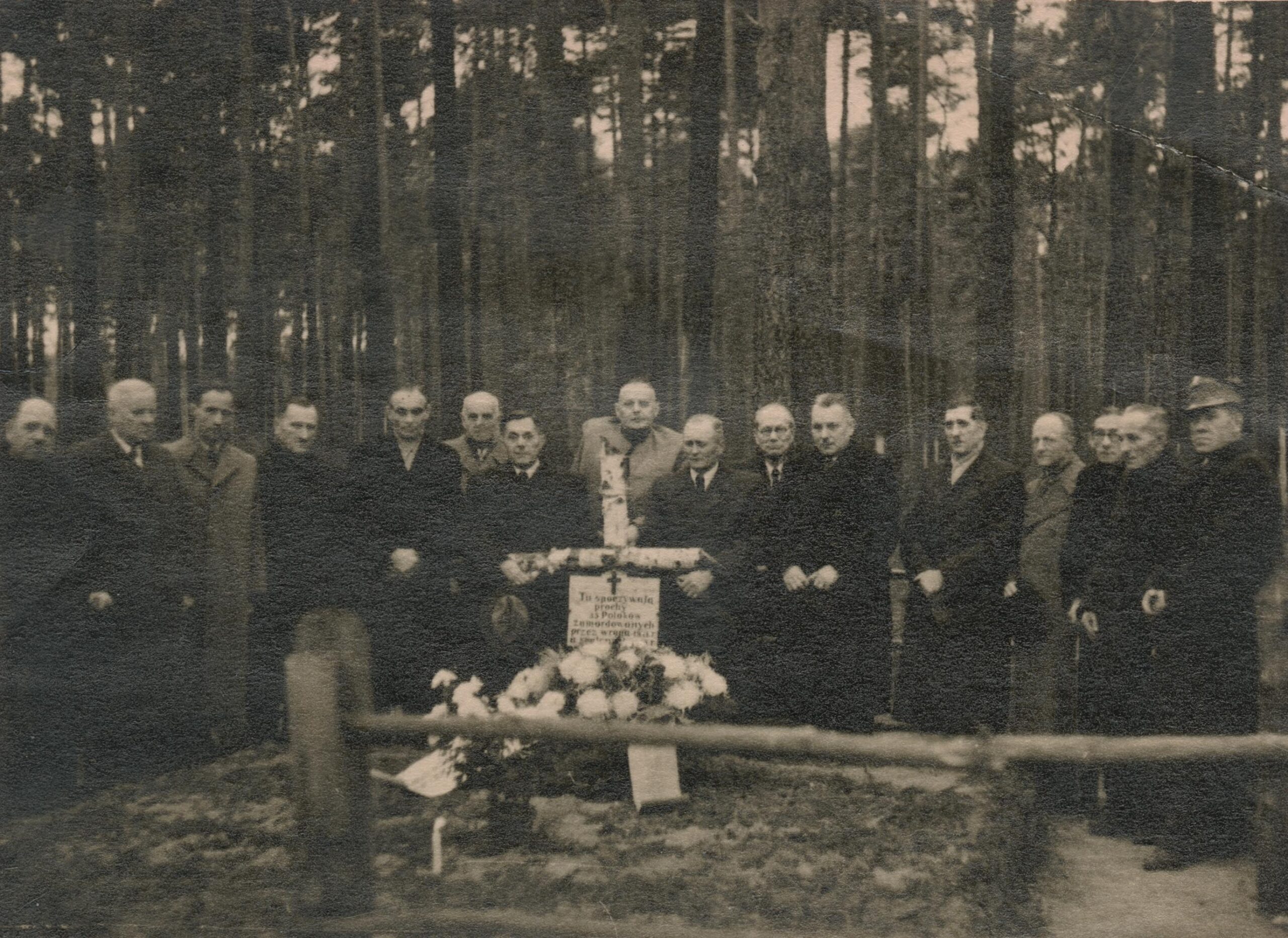 Rydzyna. Książęcy las. Uroczystość ku czci pomordowanych, po 1945 roku